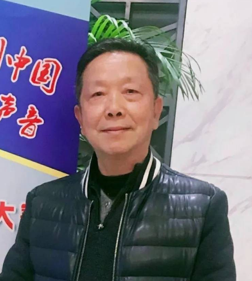  用旋律赞美生活 用音符抗击疫情 